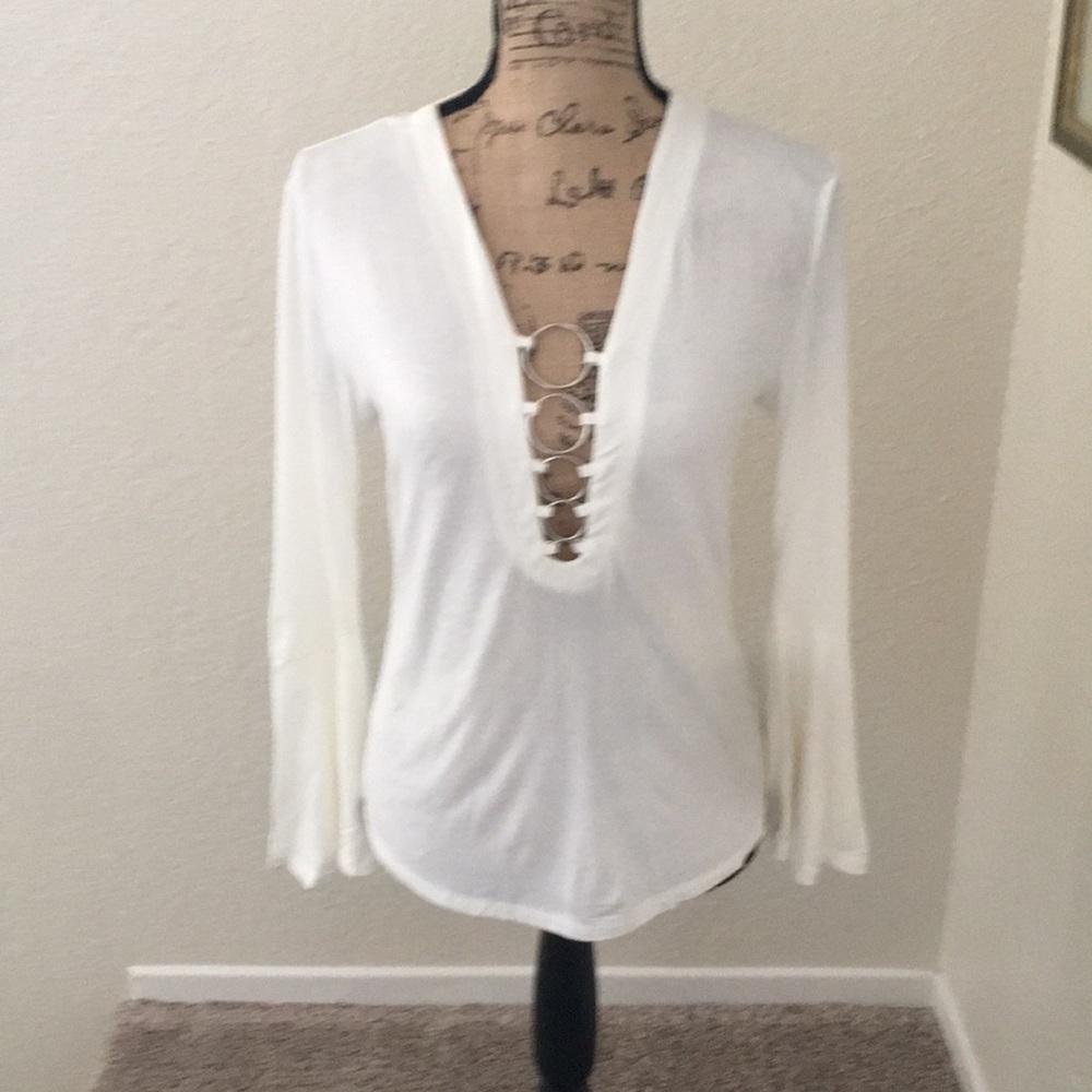 NWT Cream T-shirt with ruffle Bell sleeve😍 - Picture 2 of 6